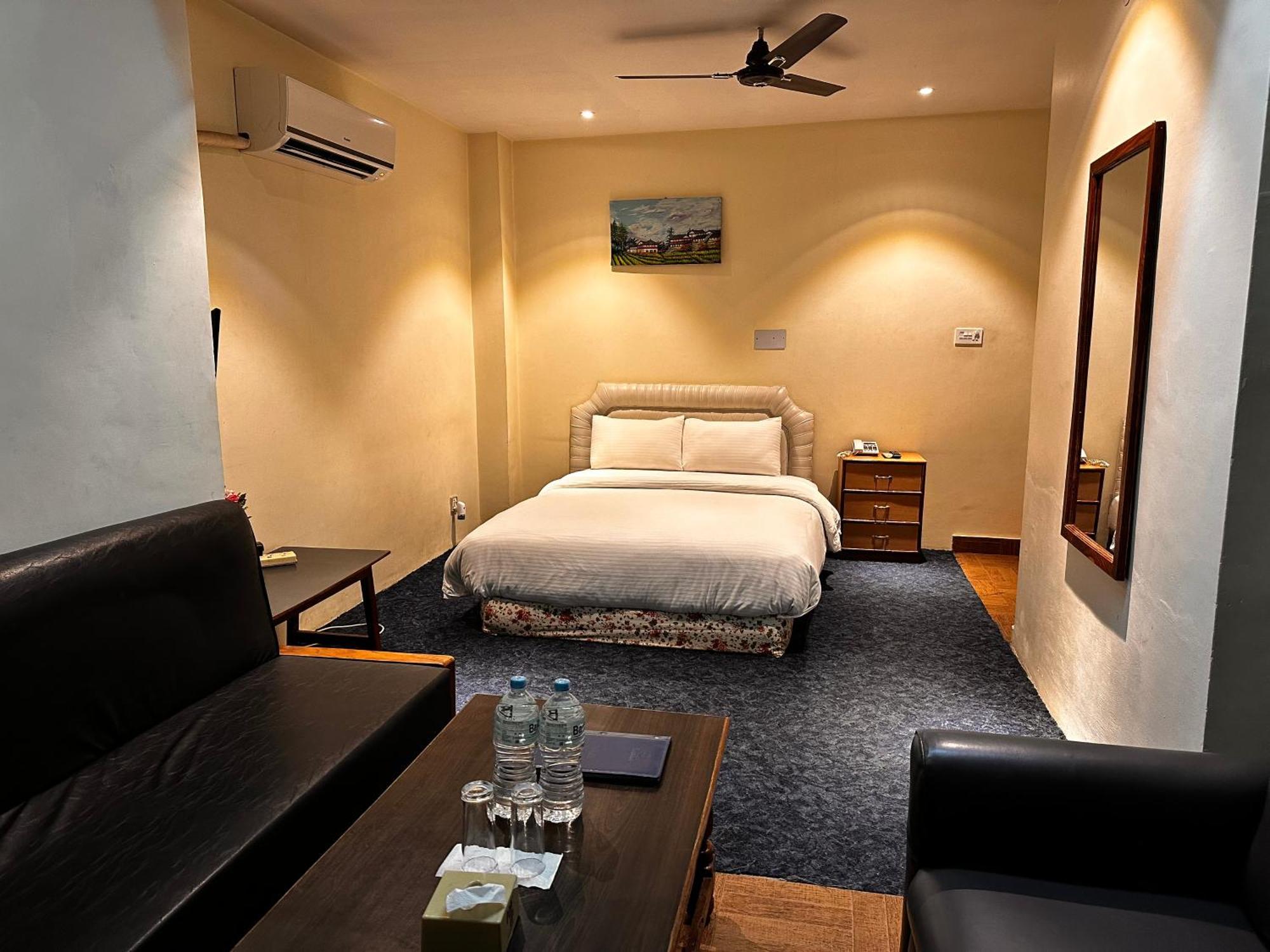 Siddhartha Hotel, Tikapur Exterior photo